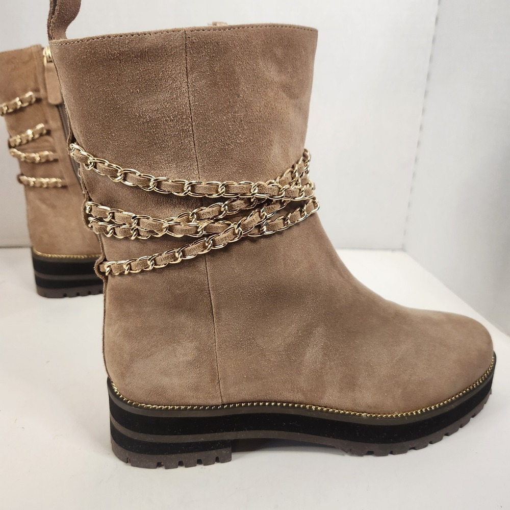 Cecelia NY Women's Sz 8.5 Leather Ankle Boots Beige W/ Goldtone Chain Accents - Picture 2 of 9